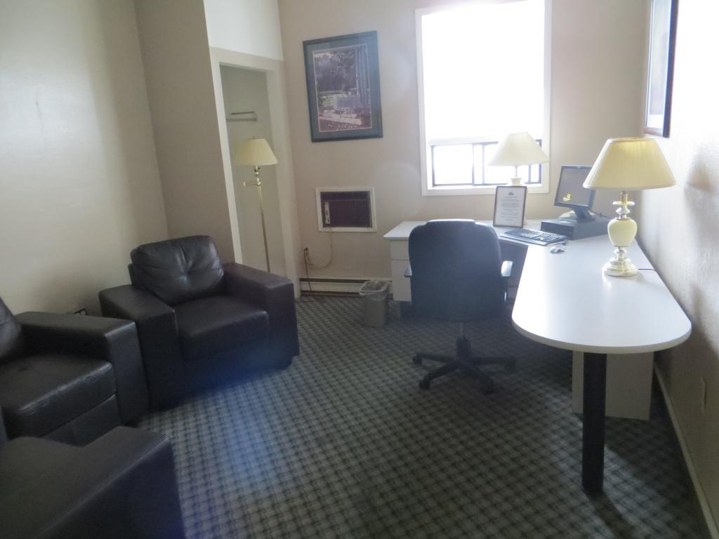 Ba Hotel رد دير المظهر الخارجي الصورة